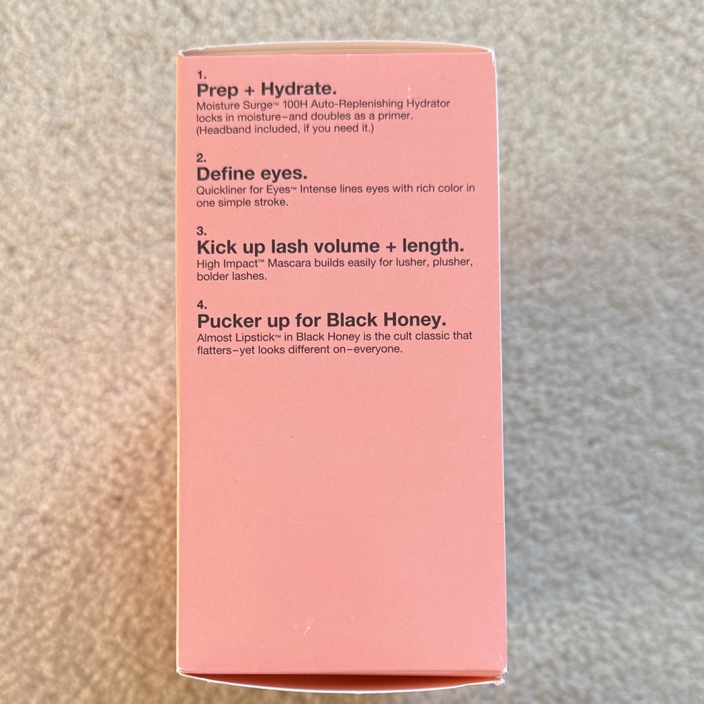 Clinique Glow + Go Out Set - Picture 4 of 5